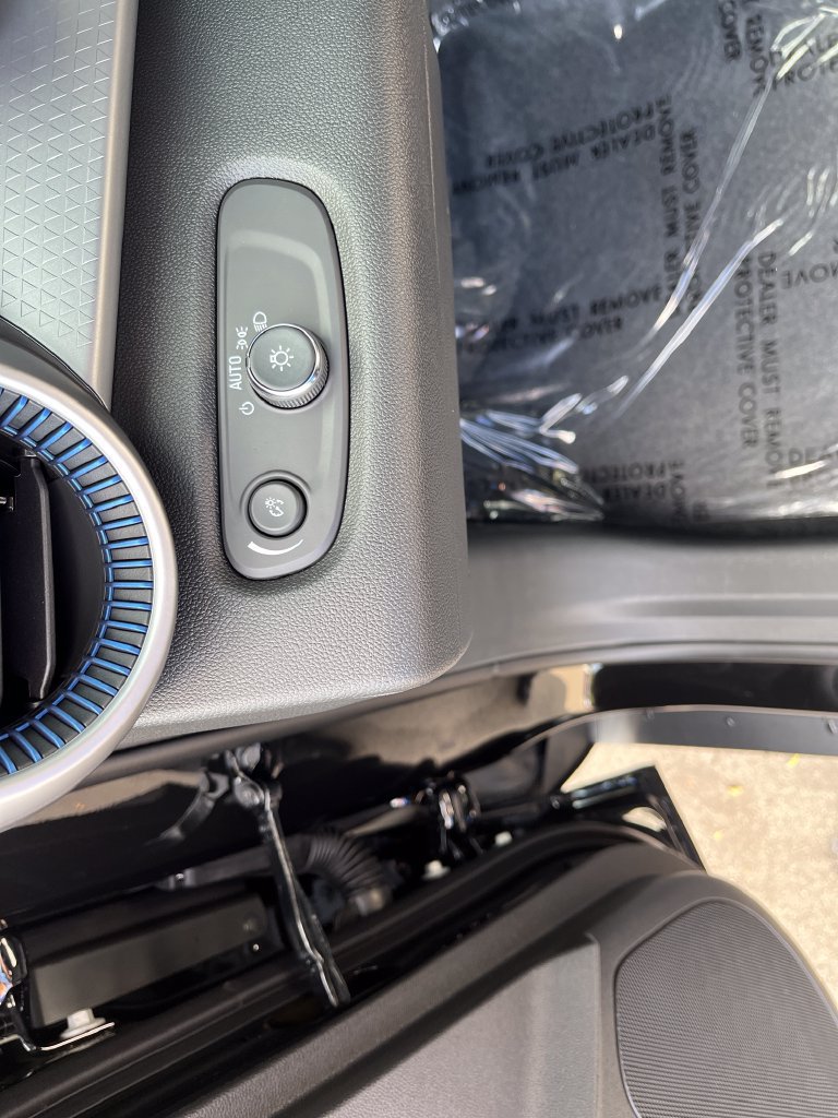 New 2026 Chevrolet Trax LS w/ LS Convenience Package FWD image 31