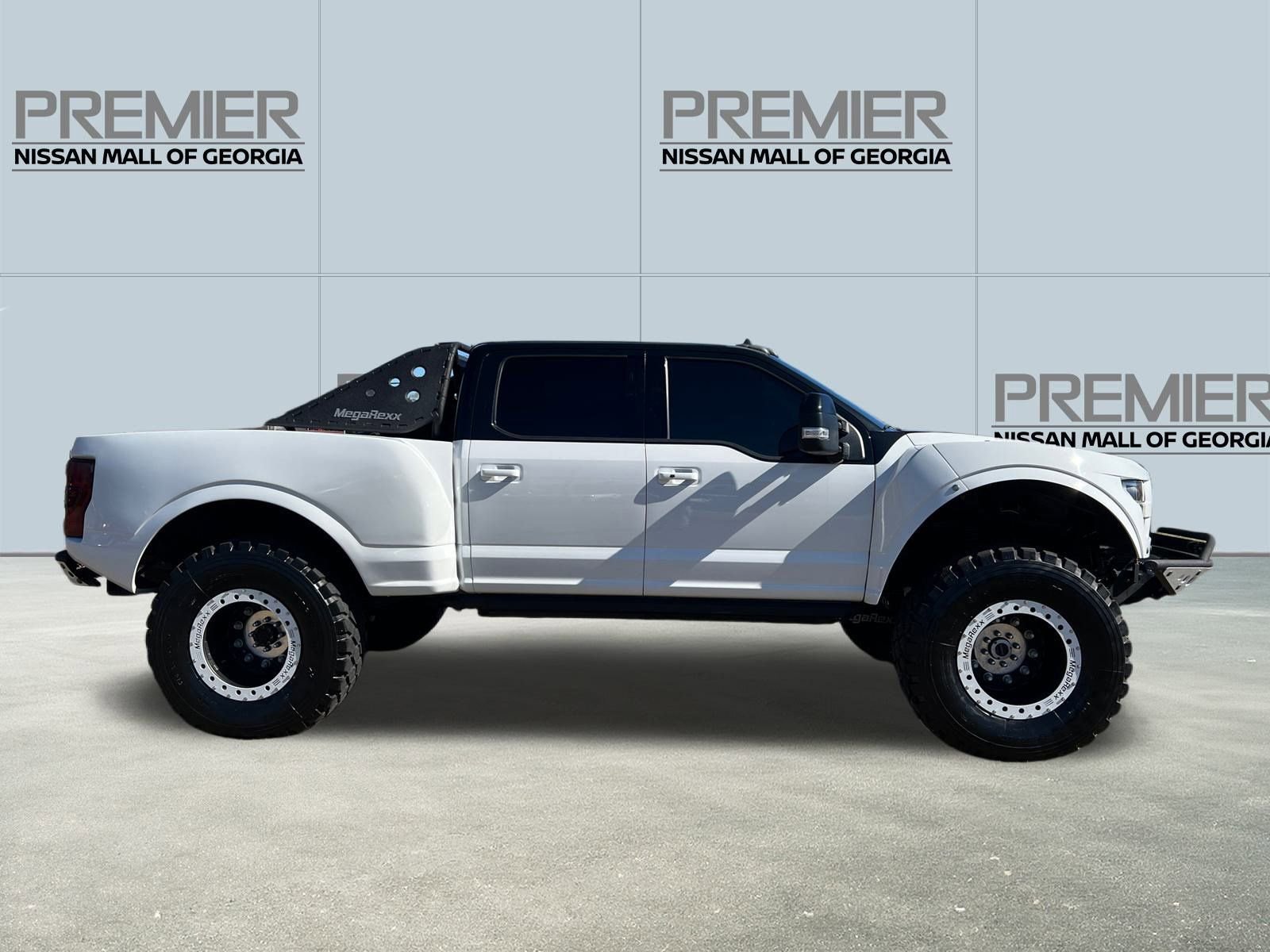 Used 2019 Ford F350 Lariat w/ Lariat Ultimate Package AWD/4WD image 4