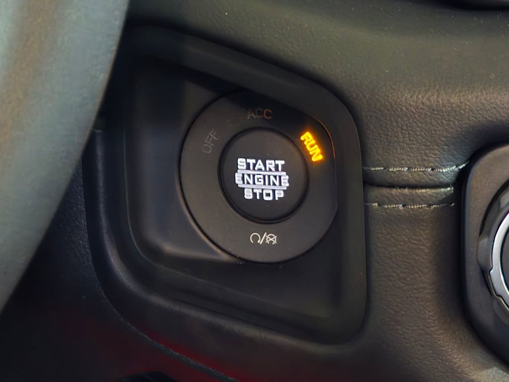 New 2025 Jeep Wrangler Unlimited Rubicon w/ Technology Group image 30