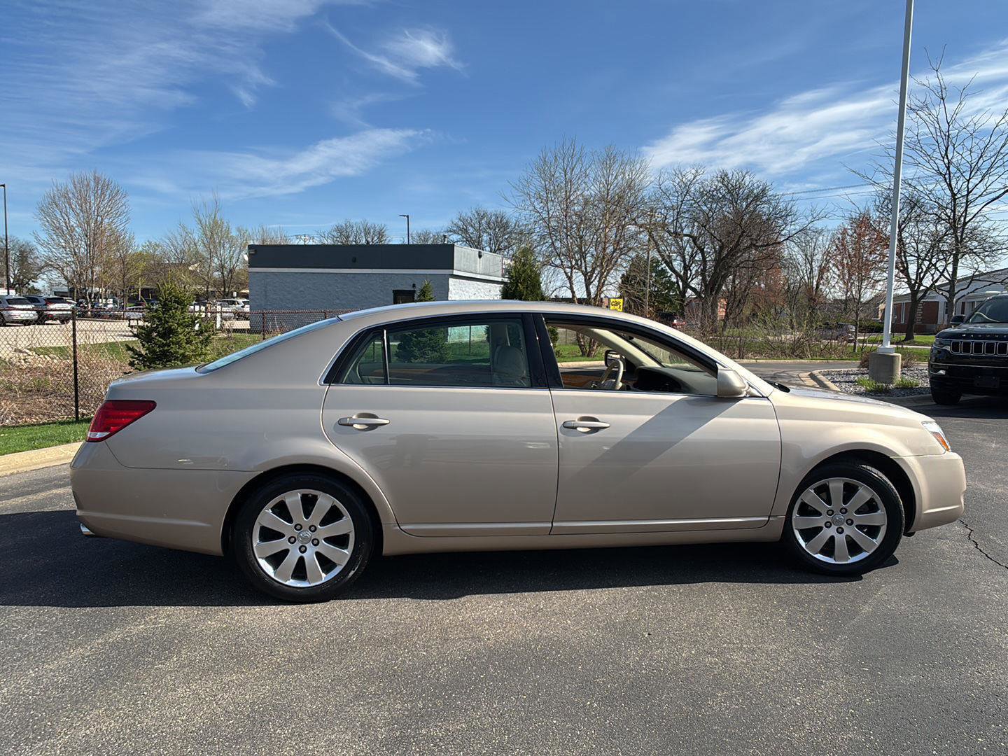 Used 2007 Toyota Avalon XLS FWD image 9