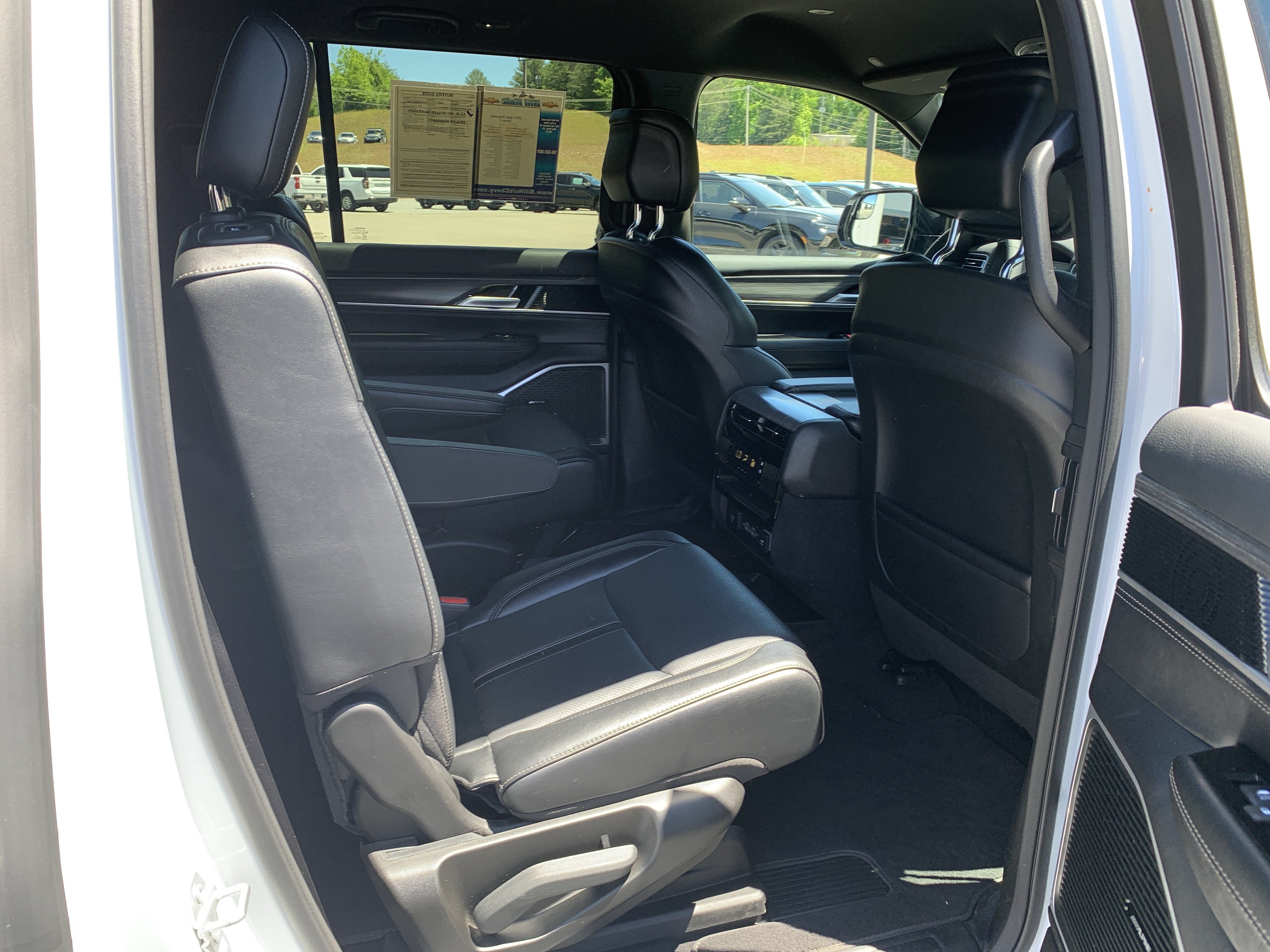 Used 2024 Jeep Wagoneer Series II AWD/4WD image 45
