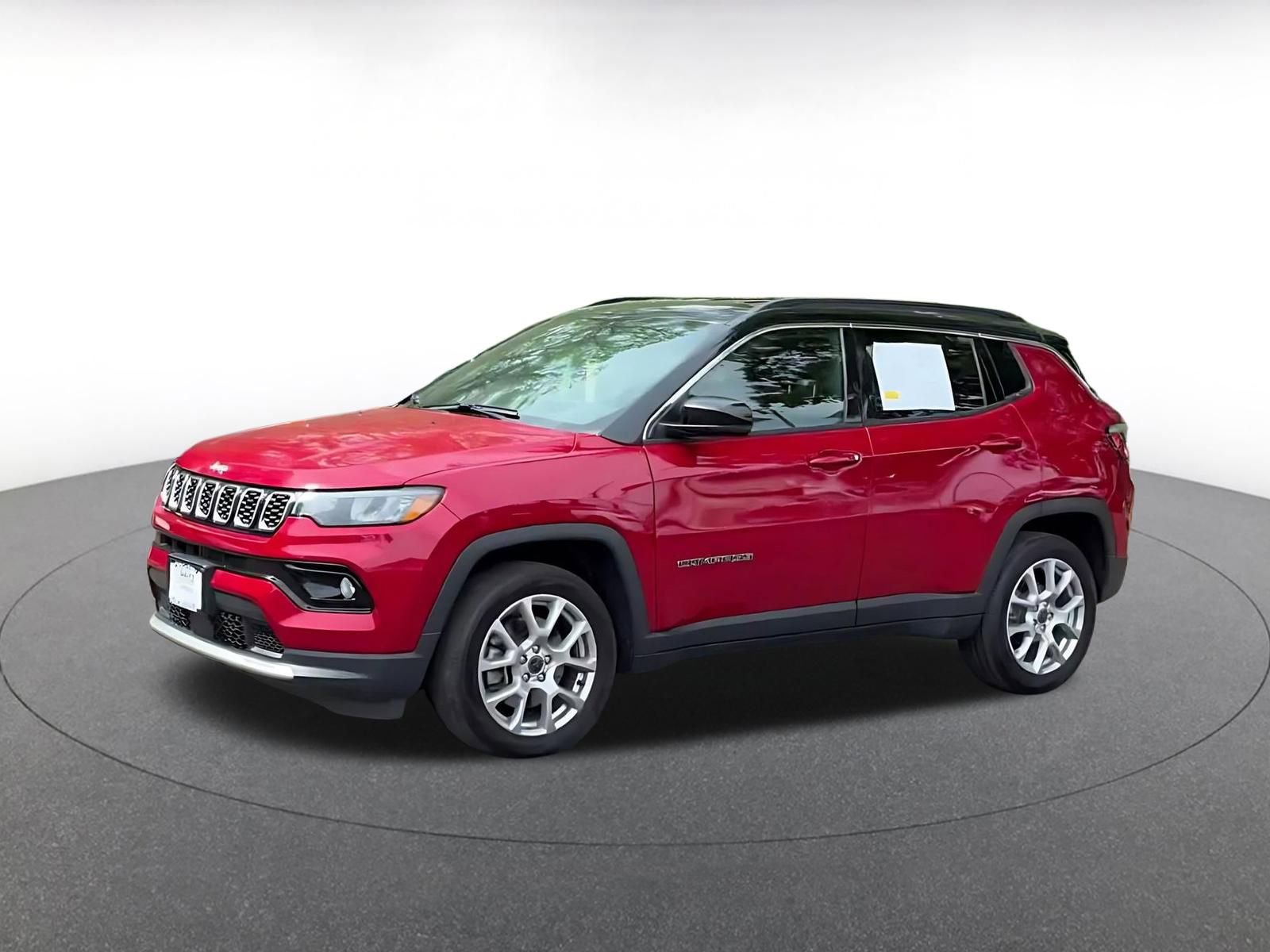 Used 2025 Jeep Compass Limited image 8