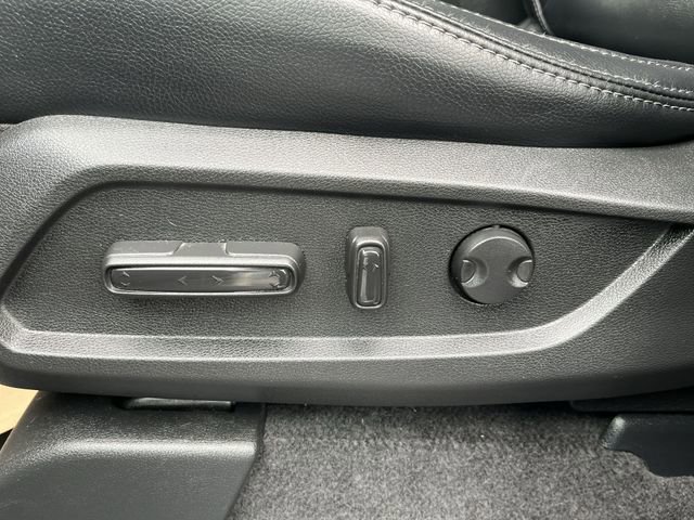 Used 2025 Honda Pilot Touring image 16