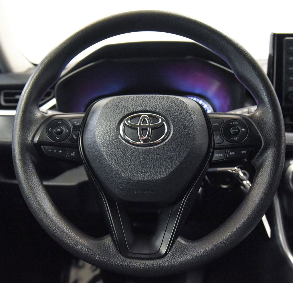 Used 2021 Toyota RAV4 LE image 23