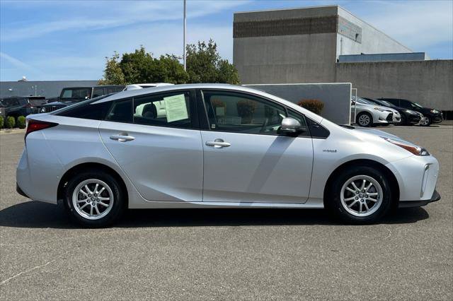 Certified 2021 Toyota Prius LE AWD/4WD image 6