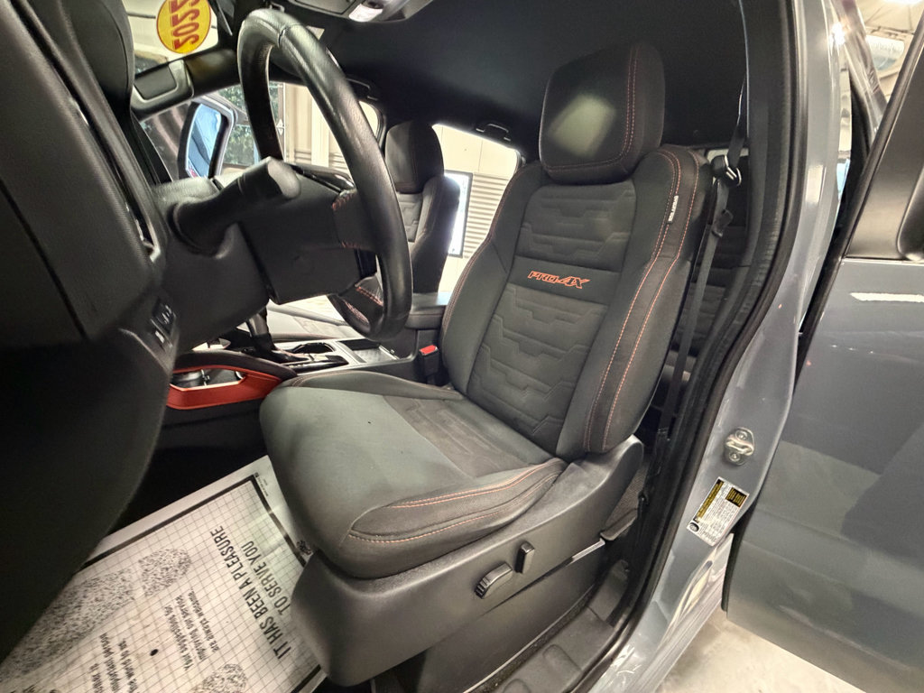 Used 2022 Nissan Frontier PRO-4X w/ Off-Road Protection Package AWD/4WD image 7