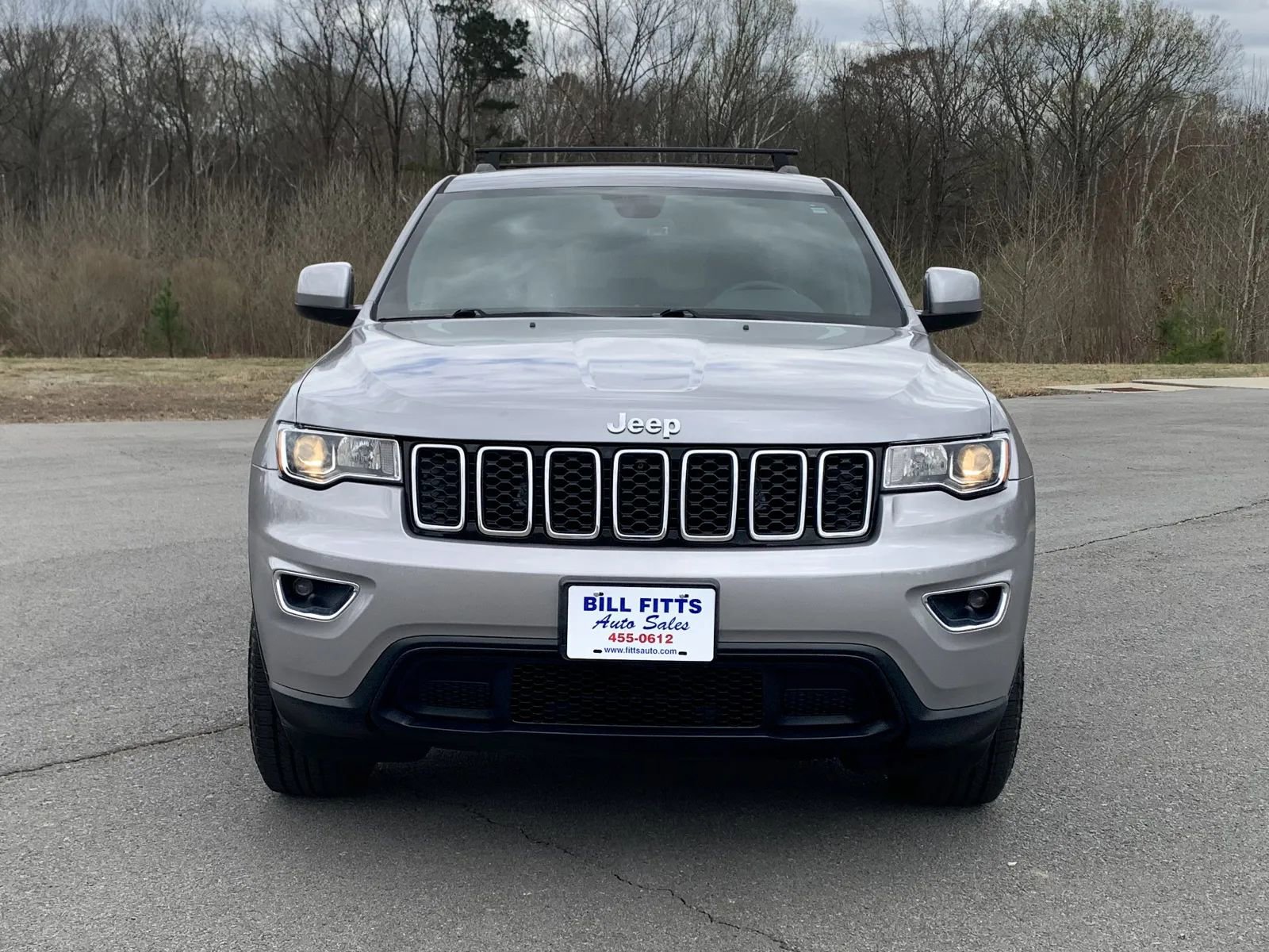 Used 2019 Jeep Grand Cherokee Laredo RWD image 2