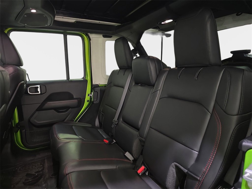 Used 2025 Jeep Wrangler Unlimited Rubicon image 14