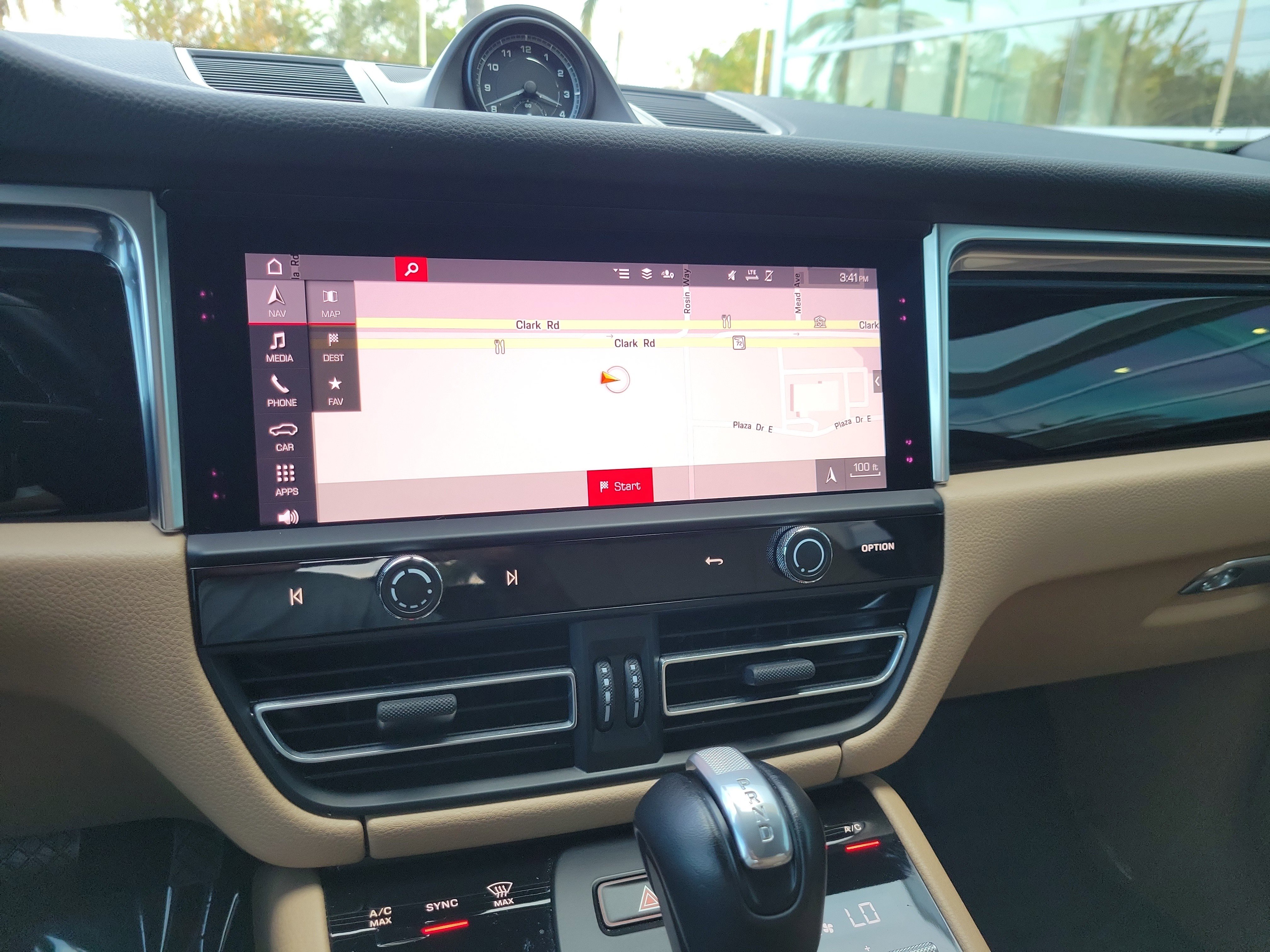 Used 2024 Porsche Macan image 22