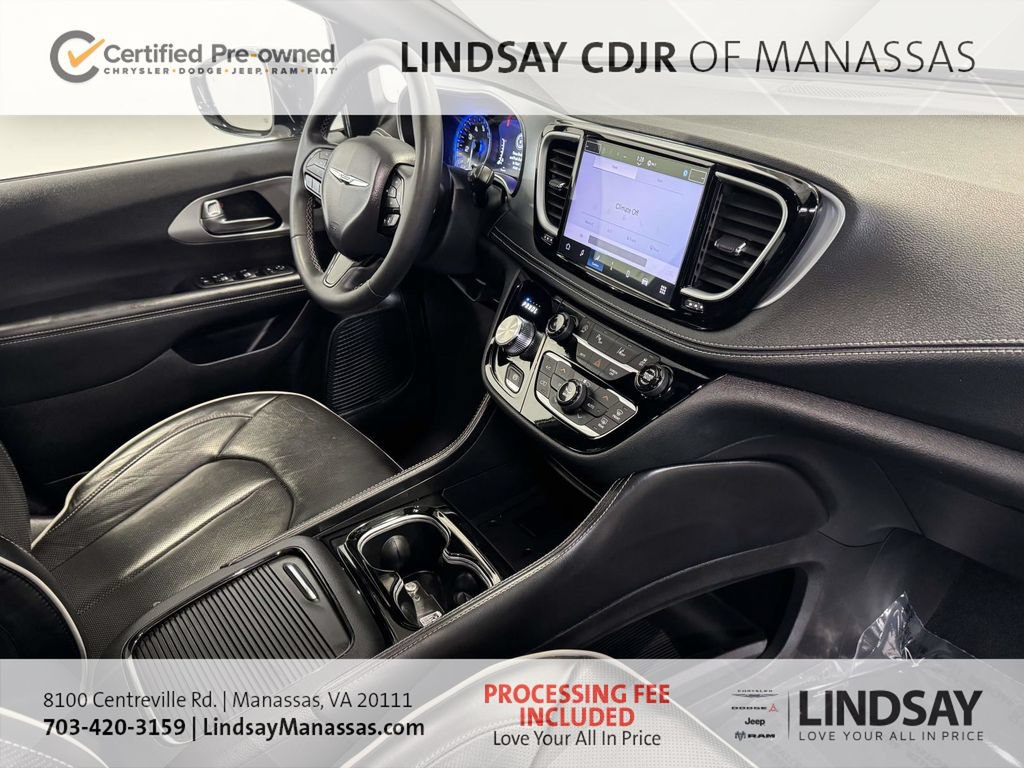 Certified 2025 Chrysler Pacifica Limited FWD image 11