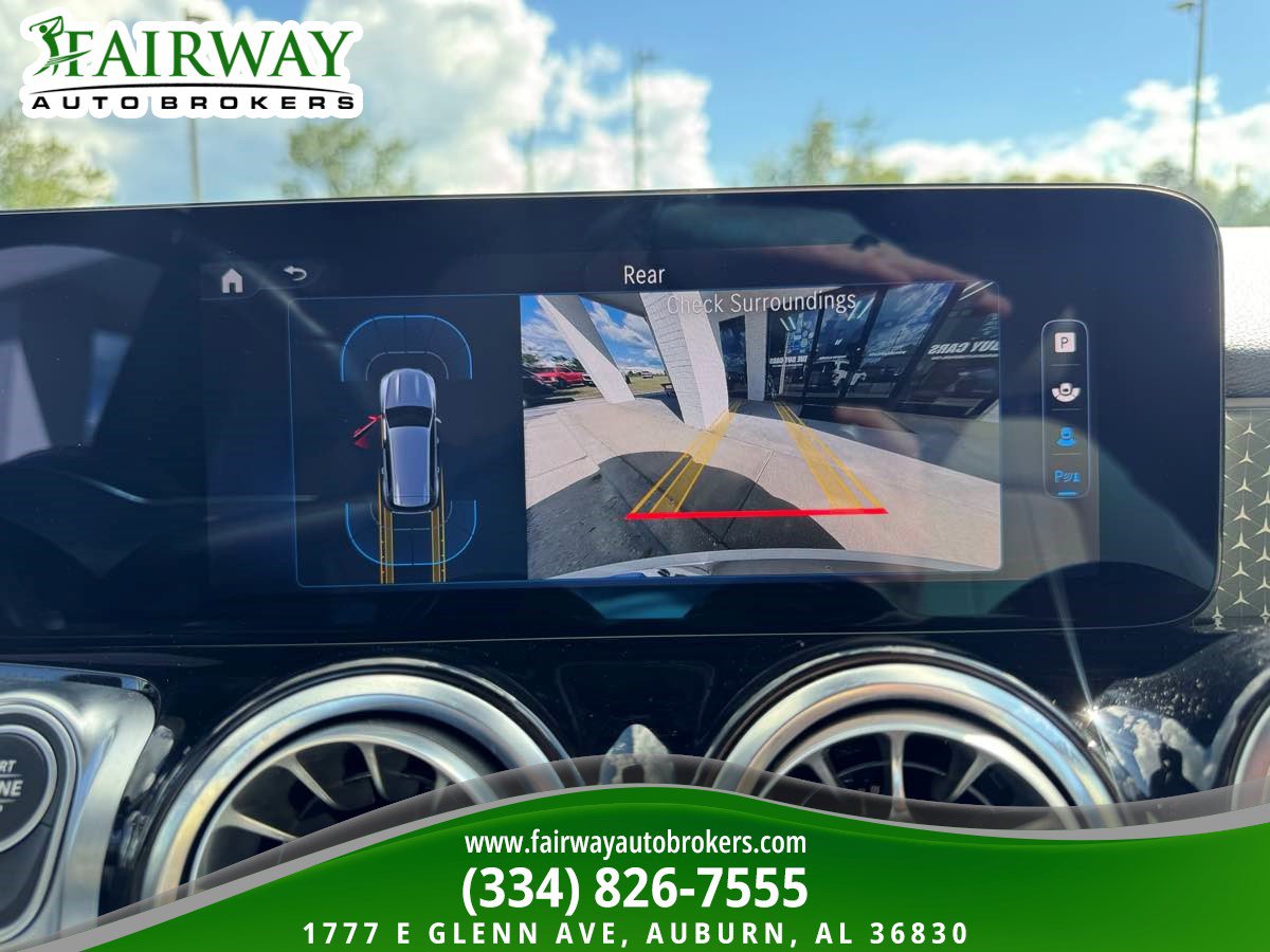 Used 2025 Mercedes-Benz GLB 250 w/ Exclusive Package image 23