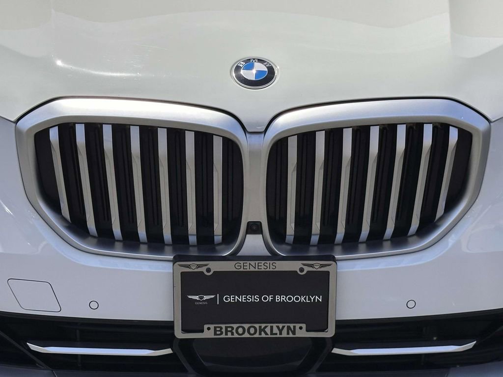 Used 2024 BMW X5 xDrive40i w/ Premium Package AWD/4WD image 8