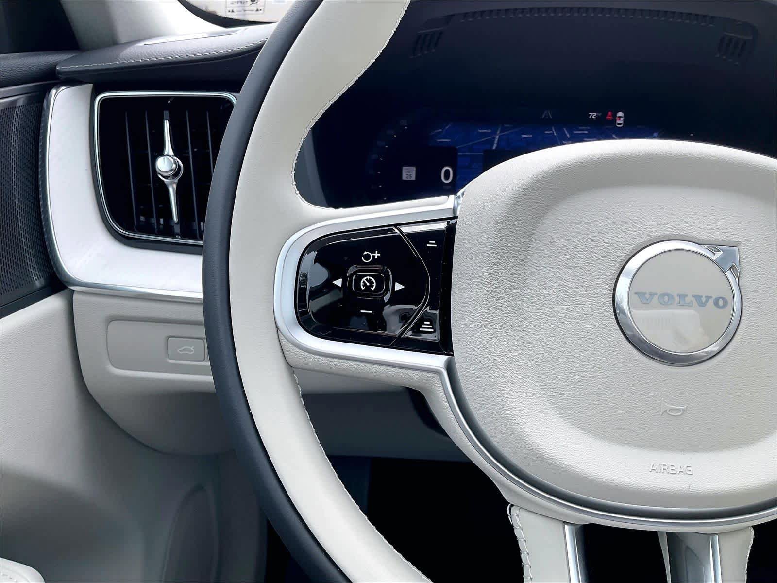 New 2026 Volvo XC60 T8 Ultra w/ Protection Package Premier AWD/4WD image 17