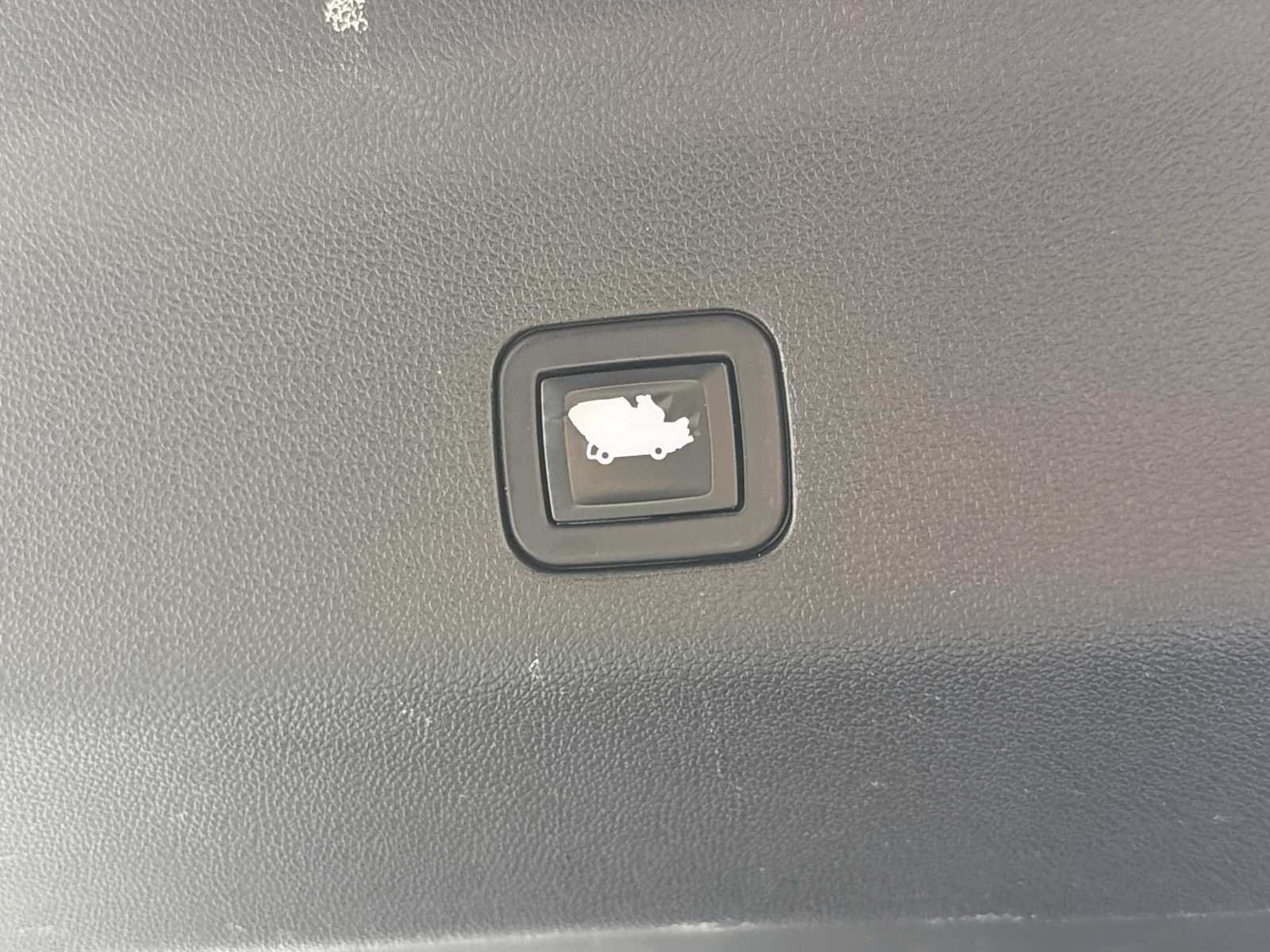 Certified 2021 Chevrolet Tahoe LT RWD image 18