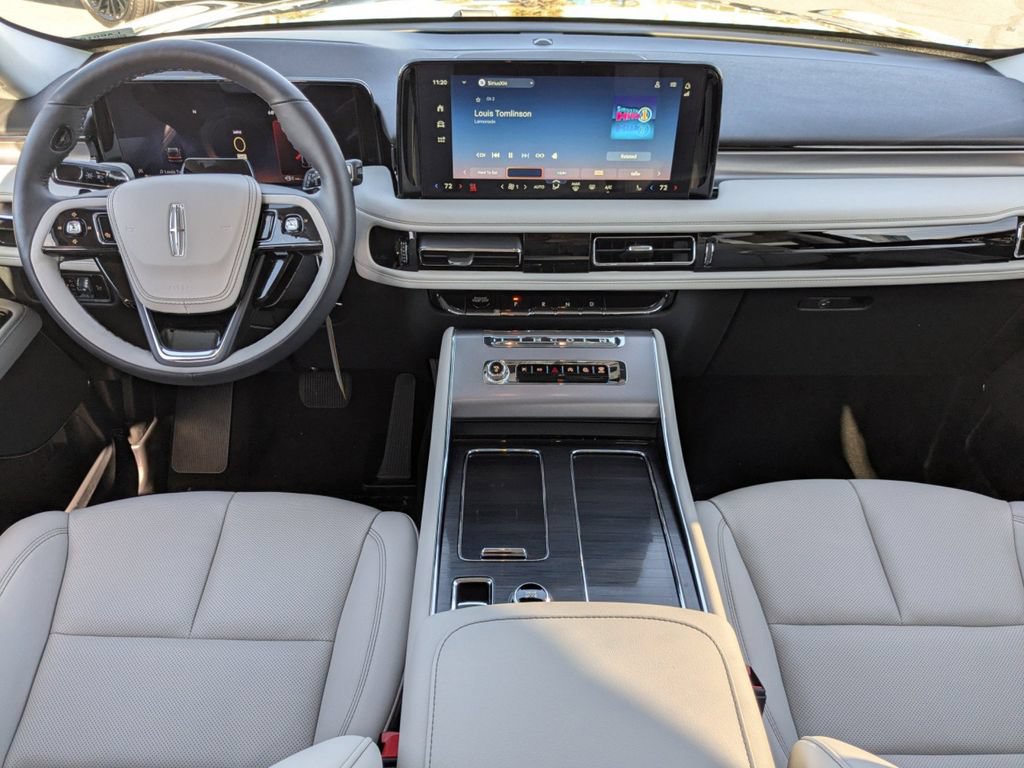 New 2026 Lincoln Aviator 2WD image 16