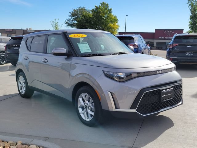 Certified 2025 Kia Soul LX w/ LX Technology Package FWD image 7