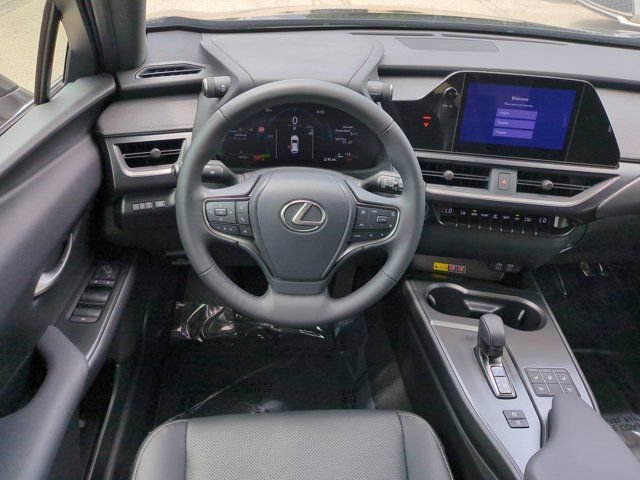 Used 2025 Lexus UX 300h FWD image 14