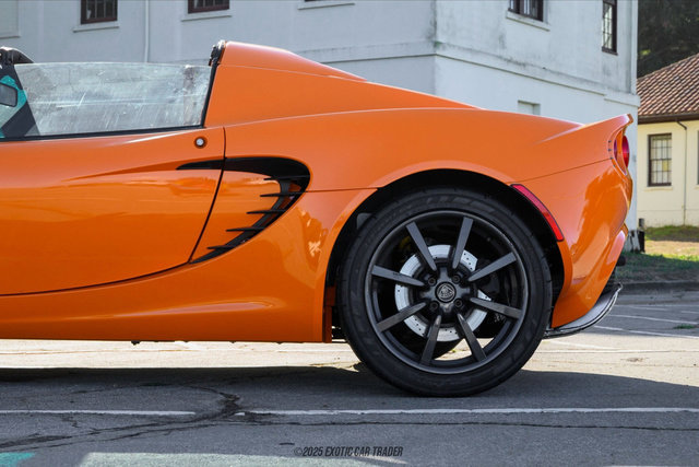 Used 2005 Lotus Elise image 5