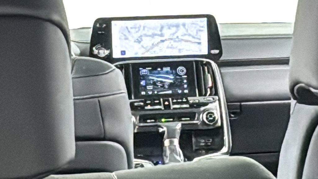 Used 2023 Lexus LX 600 F Sport image 18