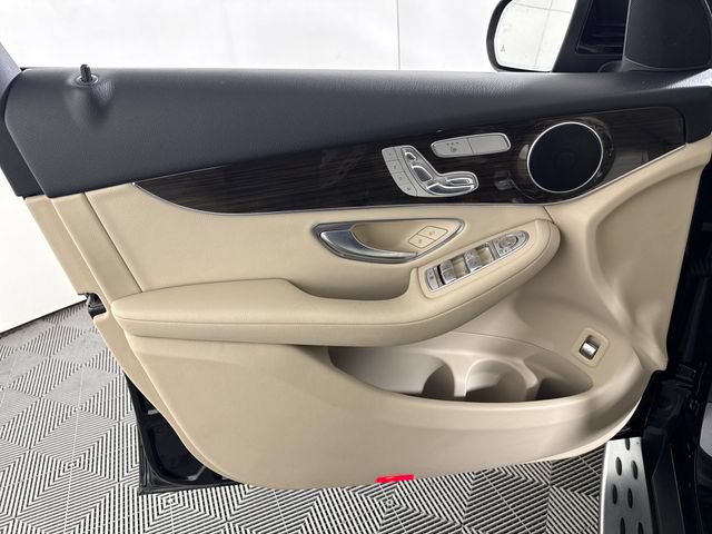 Used 2017 Mercedes-Benz GLC 300 4MATIC image 27