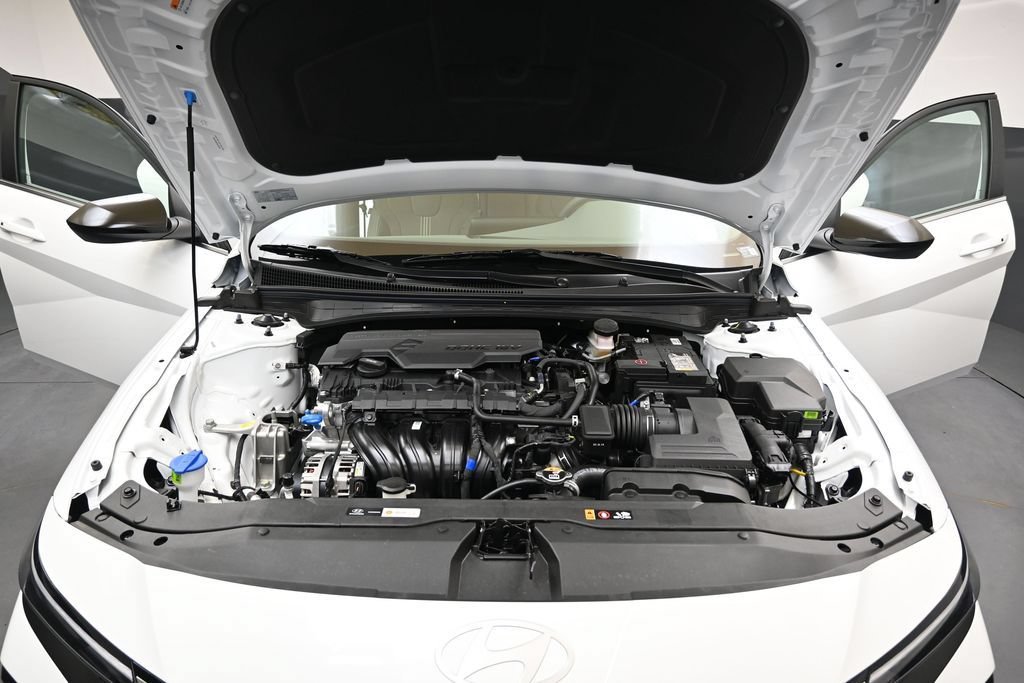 New 2026 Hyundai Elantra SEL Sport Premium FWD image 9