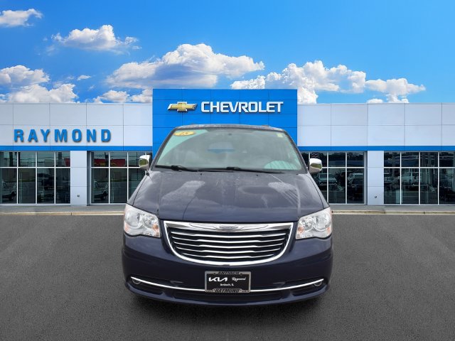 Used 2015 Chrysler Town & Country Touring-L w/ Driver Convenience Group FWD image 8