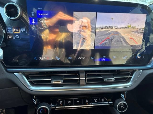 Certified 2024 Chevrolet Equinox EV LT AWD/4WD image 31