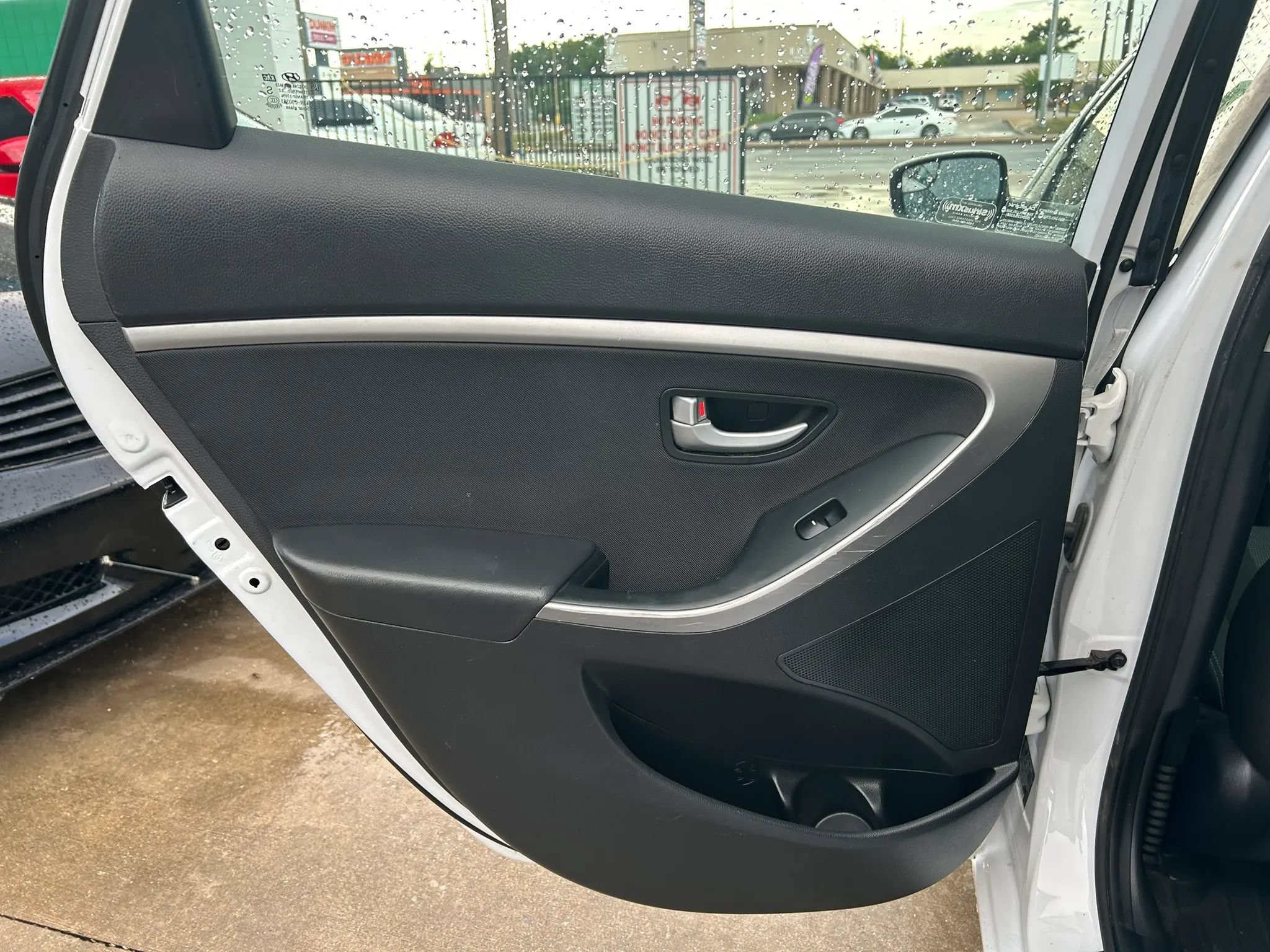 Used 2017 Hyundai Elantra GT FWD image 18