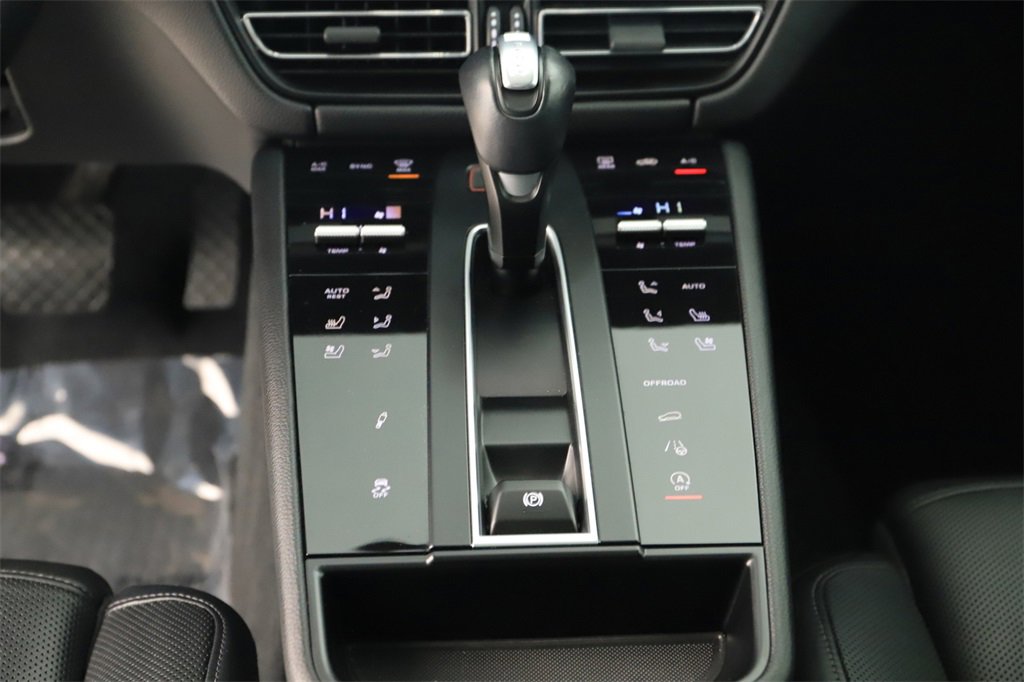 Used 2023 Porsche Macan Turbo image 20