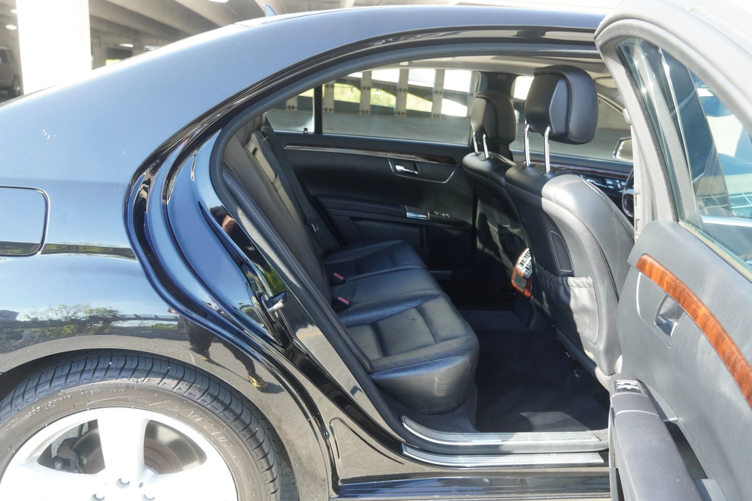 Used 2010 Mercedes-Benz S 550 4MATIC image 13