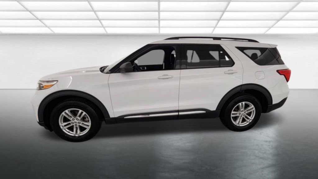 Used 2020 Ford Explorer XLT w/ Comfort Package AWD/4WD image 3