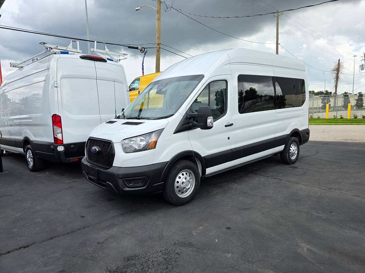 Used 2024 Ford Transit 250 148 High Roof AWD image 31