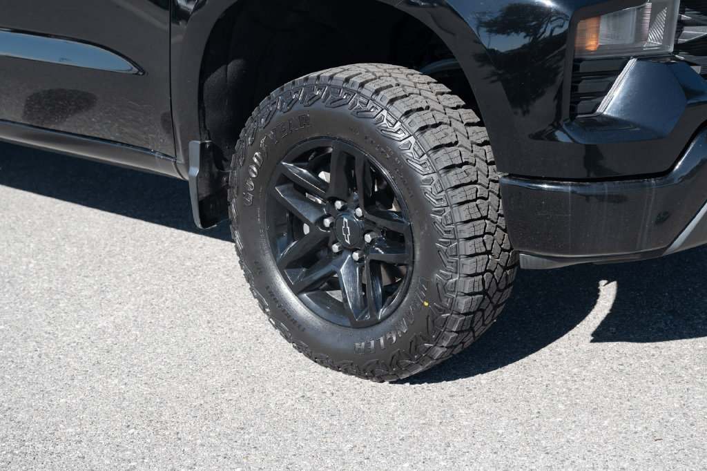 Used 2023 Chevrolet Silverado 1500 Custom Trail Boss w/ LPO, Dark Essentials Package AWD/4WD image 10