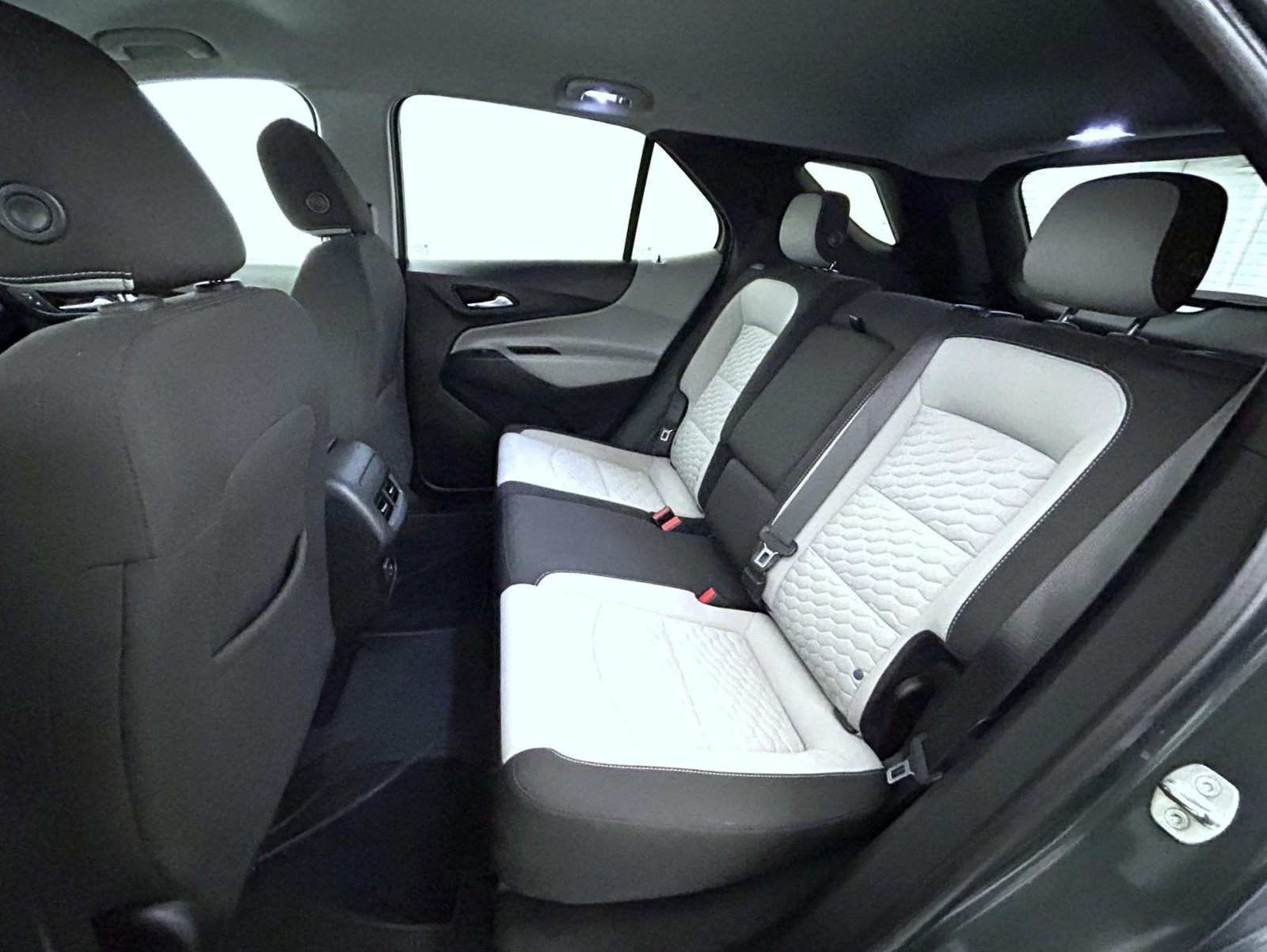 Used 2020 Chevrolet Equinox LT AWD/4WD image 19