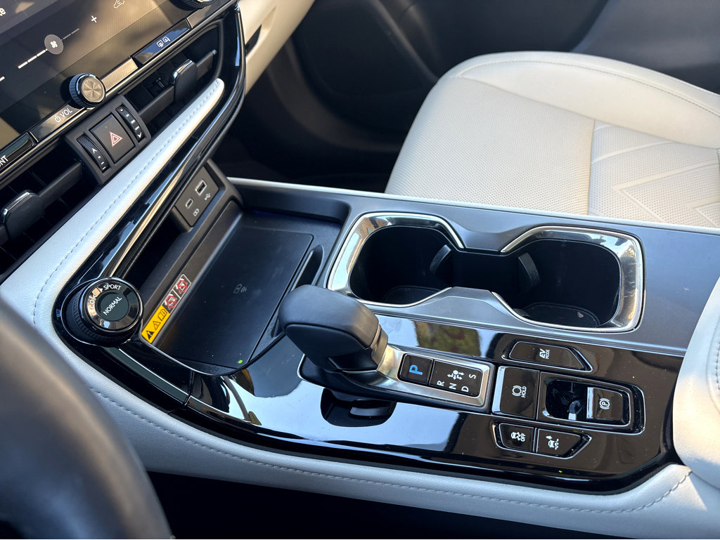 Used 2025 Lexus NX 300h AWD w/ Accessory Package (K3) image 14