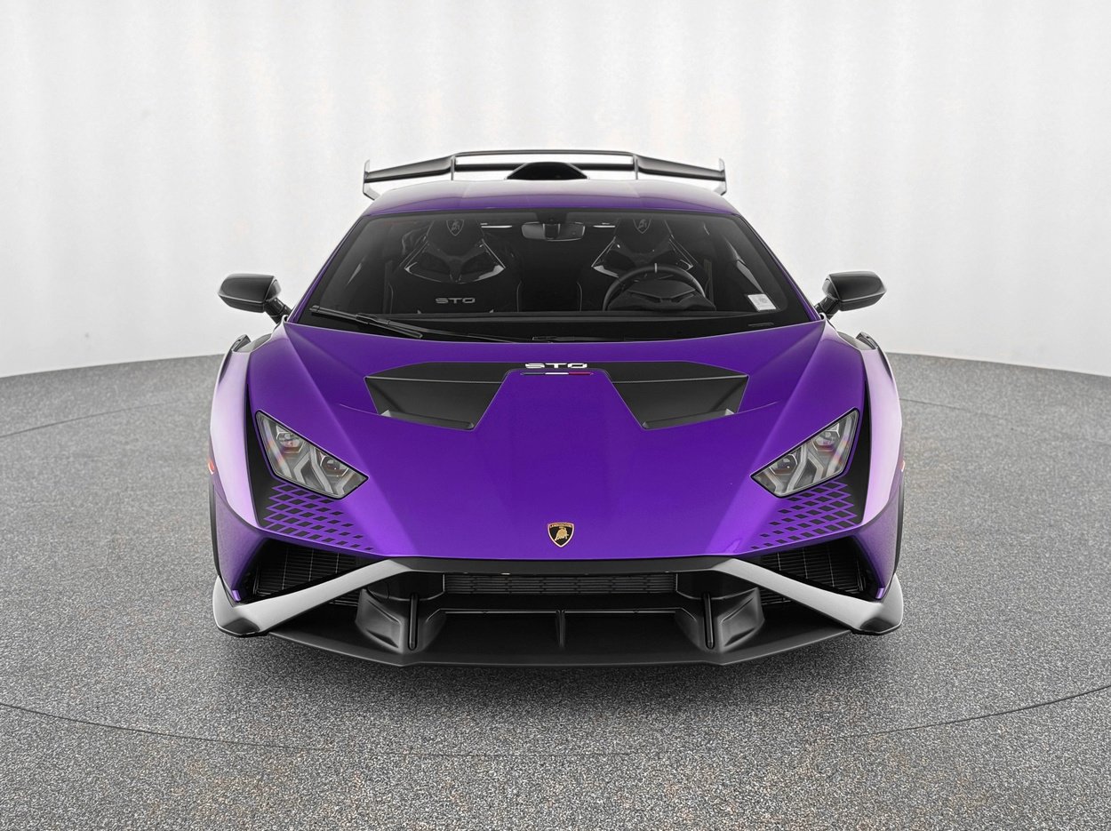 Used 2023 Lamborghini Huracan STO image 9