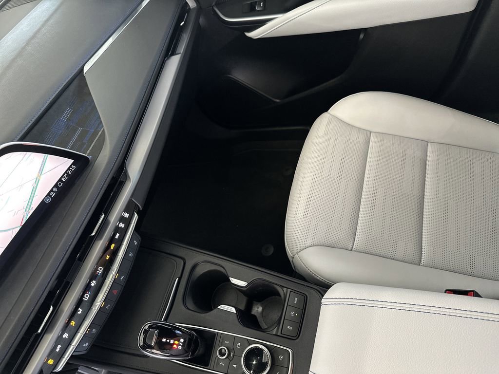 Certified 2025 Cadillac XT4 Sport FWD image 27