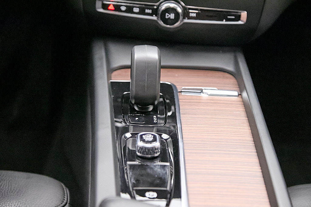 Certified 2024 Volvo S60 B5 Plus AWD/4WD image 28