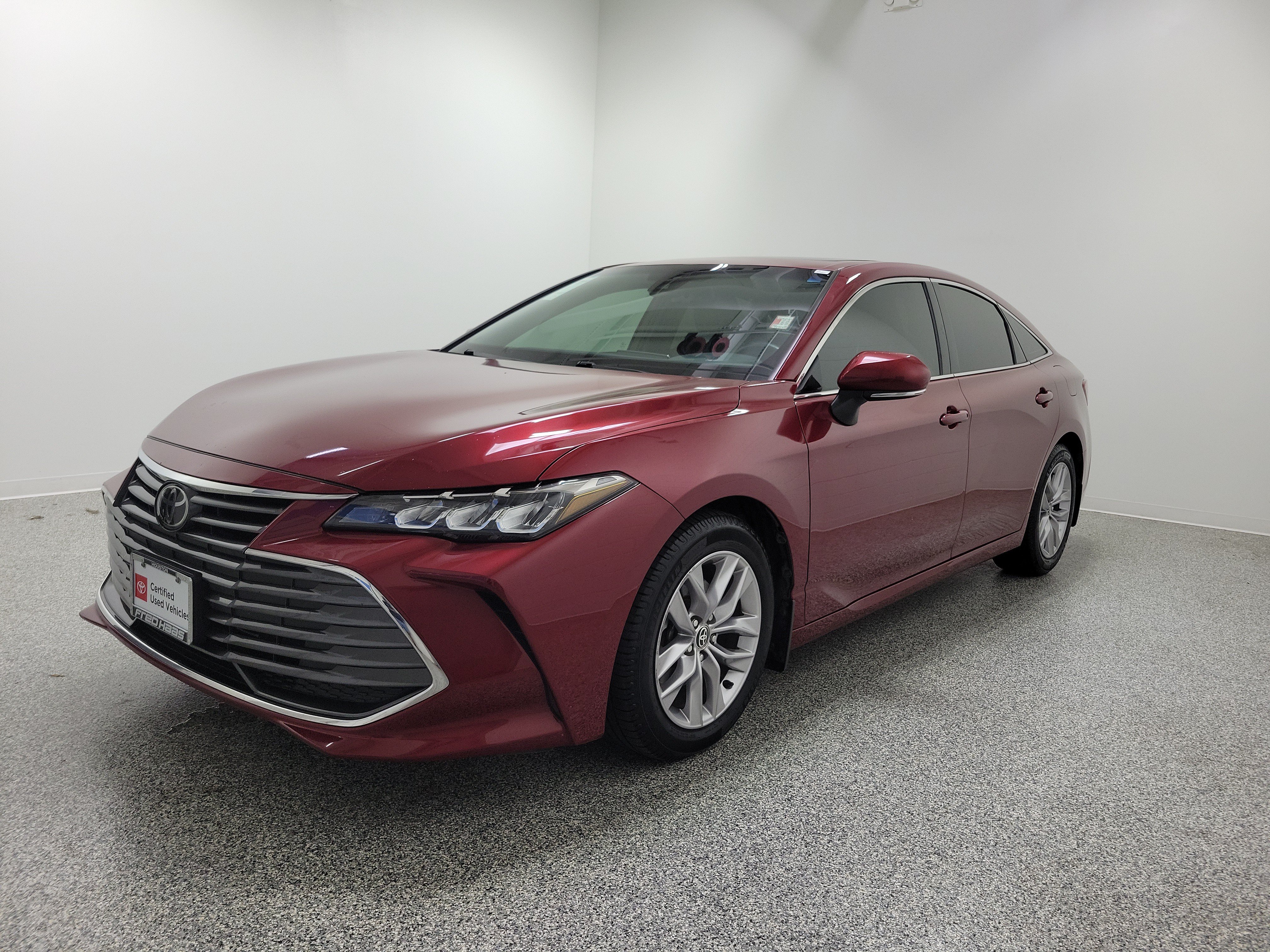 Certified 2022 Toyota Avalon XLE w/ Moonroof Package FWD image 2