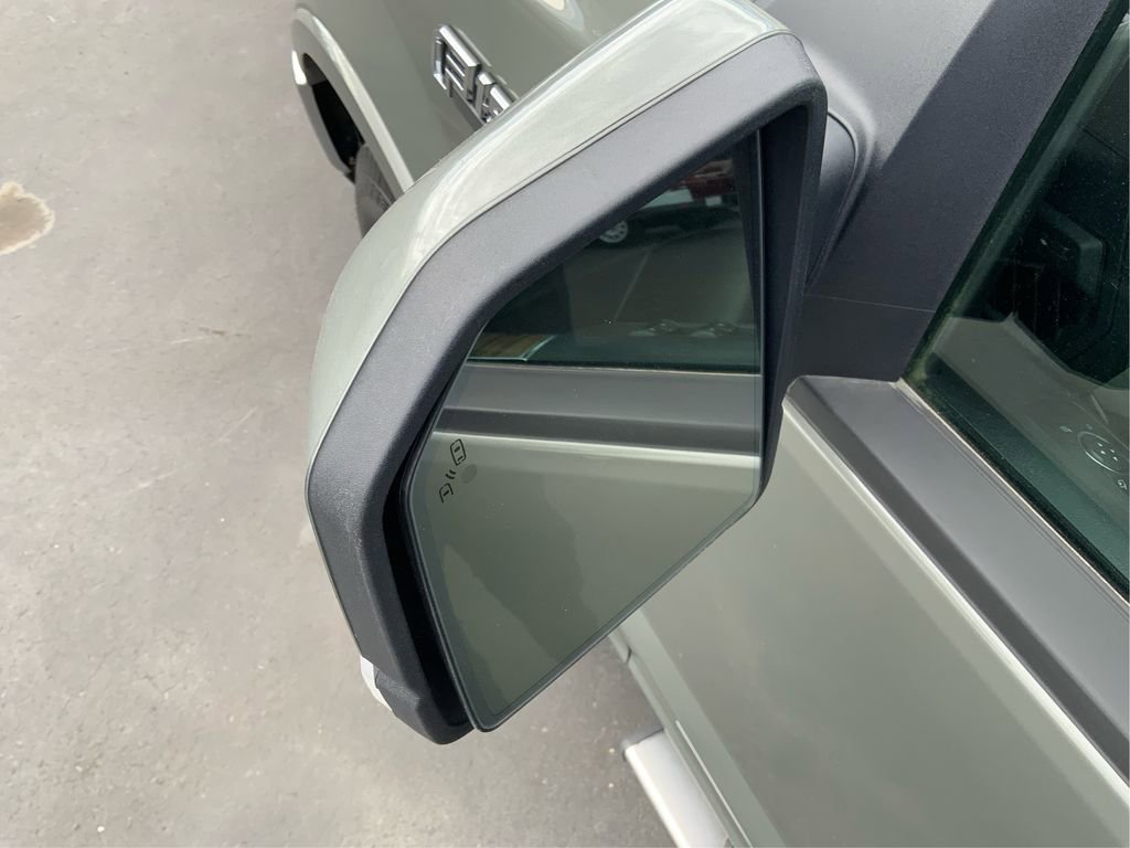 Used 2020 Ford F150 Lariat w/ Trailer Tow Package image 26