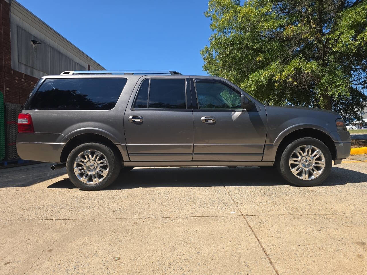 Used 2012 Ford Expedition EL Limited image 4