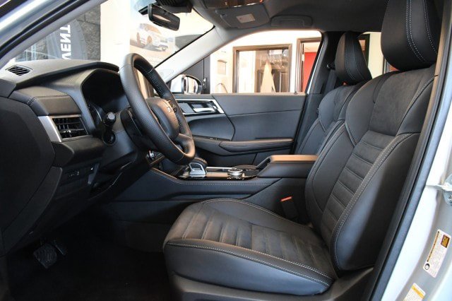 New 2026 Mitsubishi Outlander SE AWD/4WD image 30