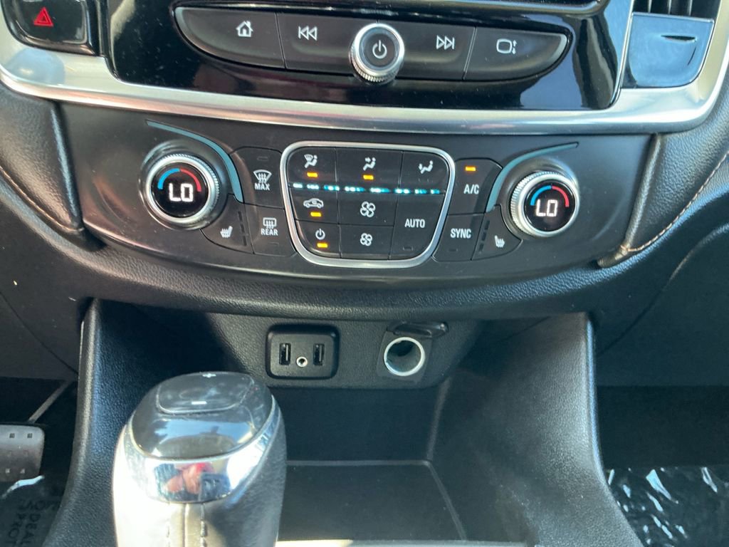 Used 2019 Chevrolet Traverse LT image 24