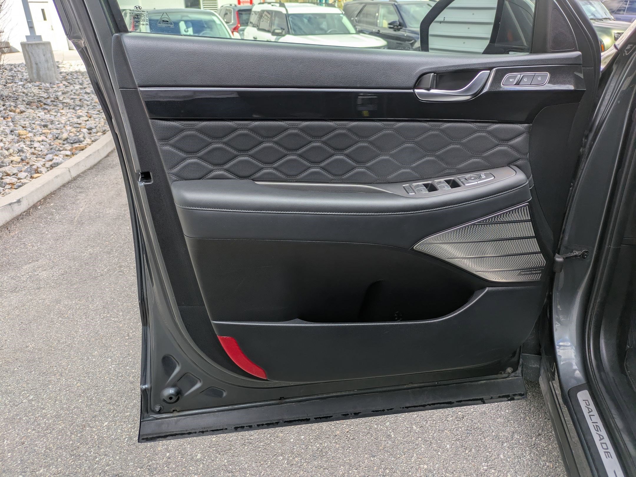 Used 2022 Hyundai Palisade Calligraphy image 12