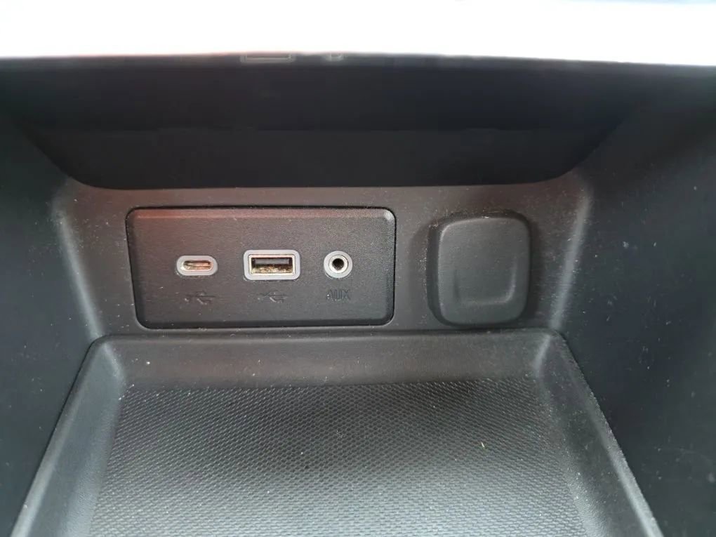 Used 2018 GMC Terrain SLE image 30