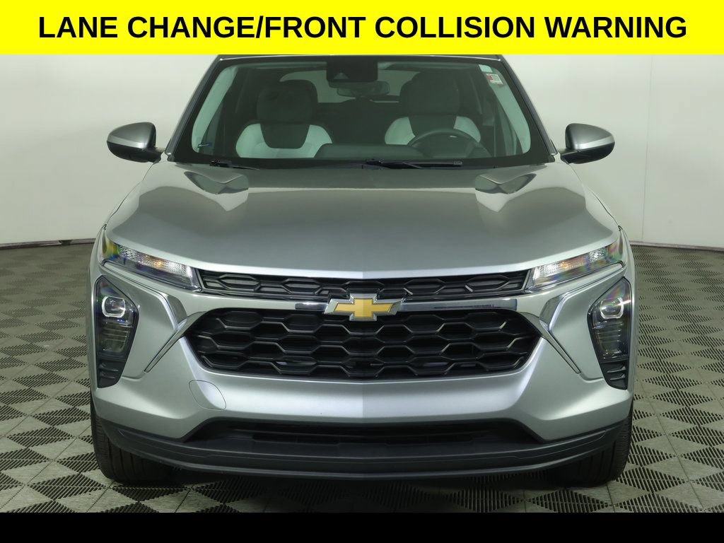 Used 2024 Chevrolet Trax LS w/ LS Convenience Package FWD image 8