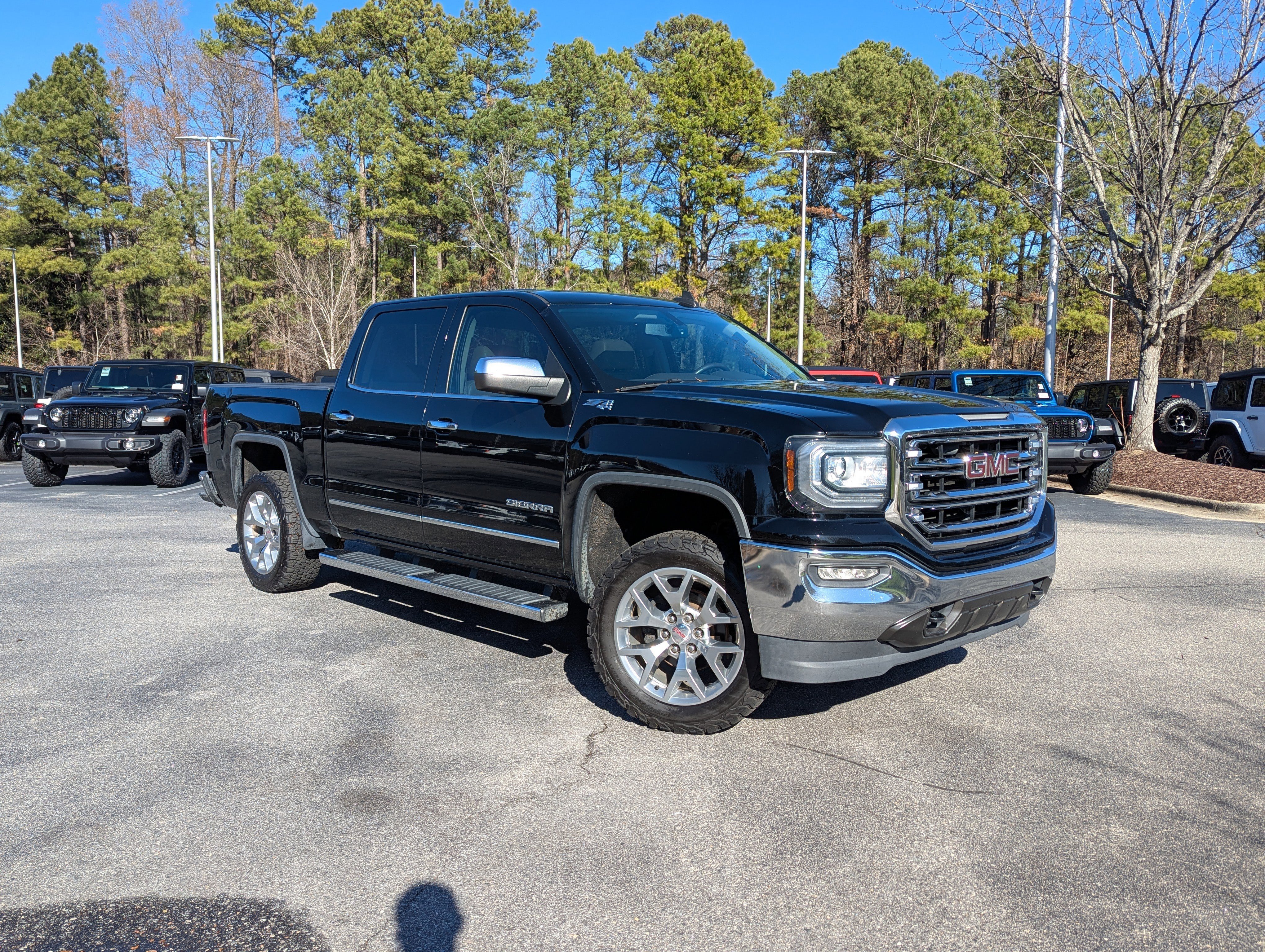 Used 2018 GMC Sierra 1500 SLT w/ SLT Premium Package image 3