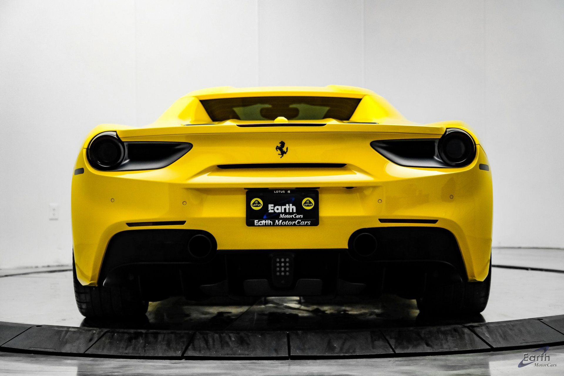 Used 2017 Ferrari 488 Spider image 18