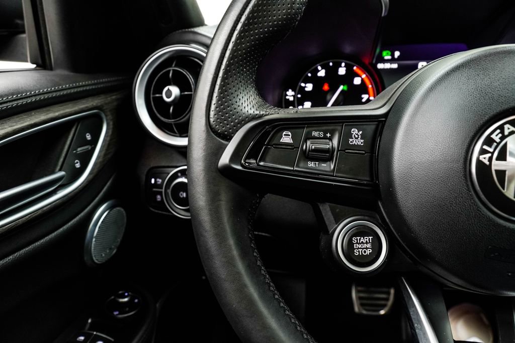 Used 2023 Alfa Romeo Giulia Ti image 37