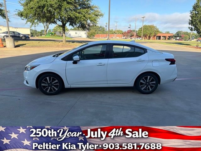 Used 2022 Nissan Versa SV FWD image 5